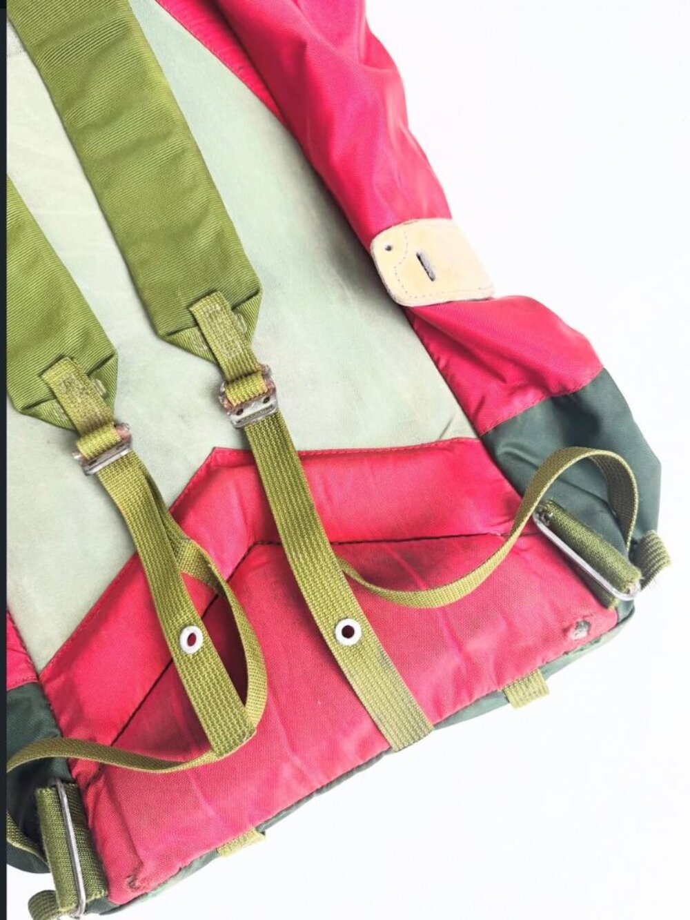 Vintage Red Hiking Backpack - Picture 8 of 9